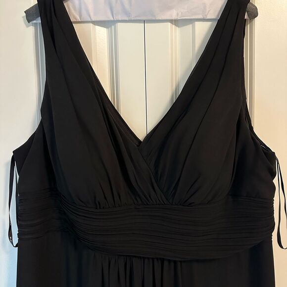 Bridesmaid Black Floor Length Dress Sleeveless Side Zip V Neck - Picture 3 of 7